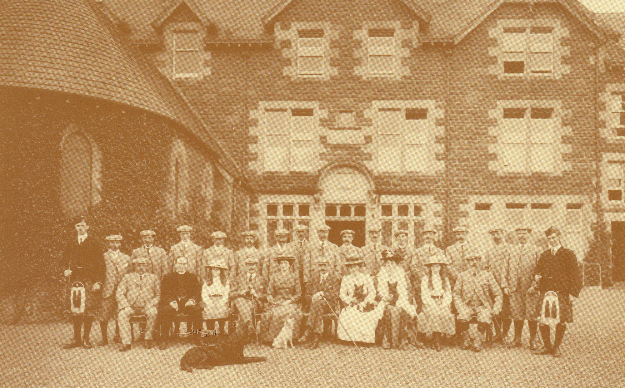 Cromlix Old Exterior And Staff