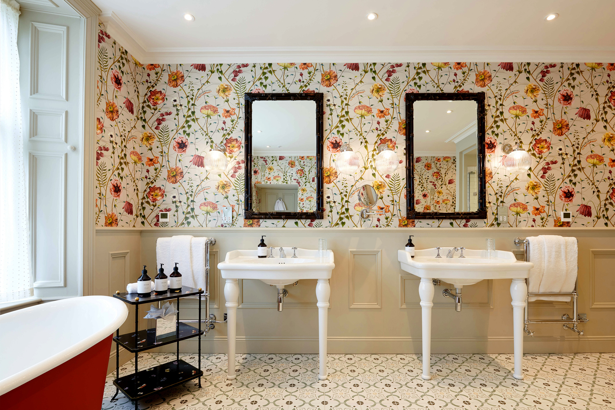 Allium Bathroom 04 00002 1RT 3840Px